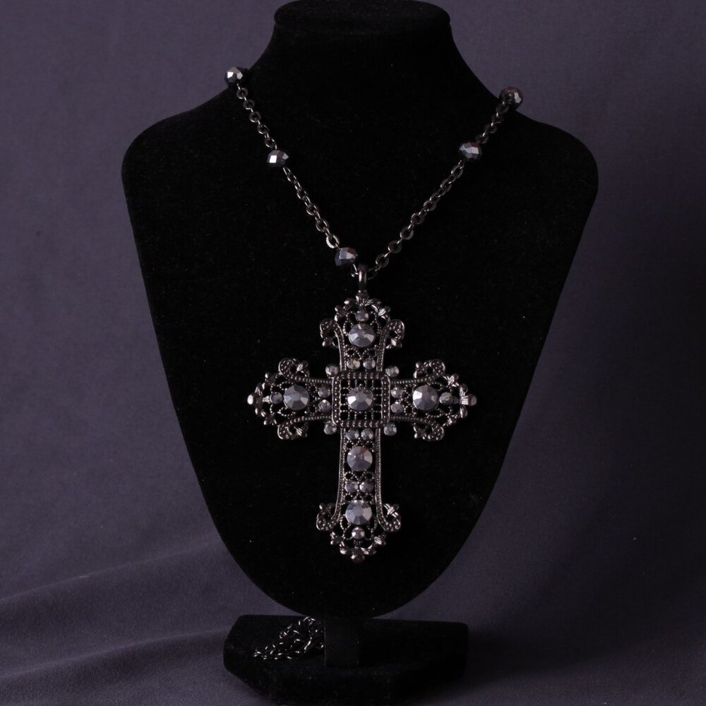 Beautiful Pendant Cross by Felipe Barbosa of San Miguel, MX, with original chain